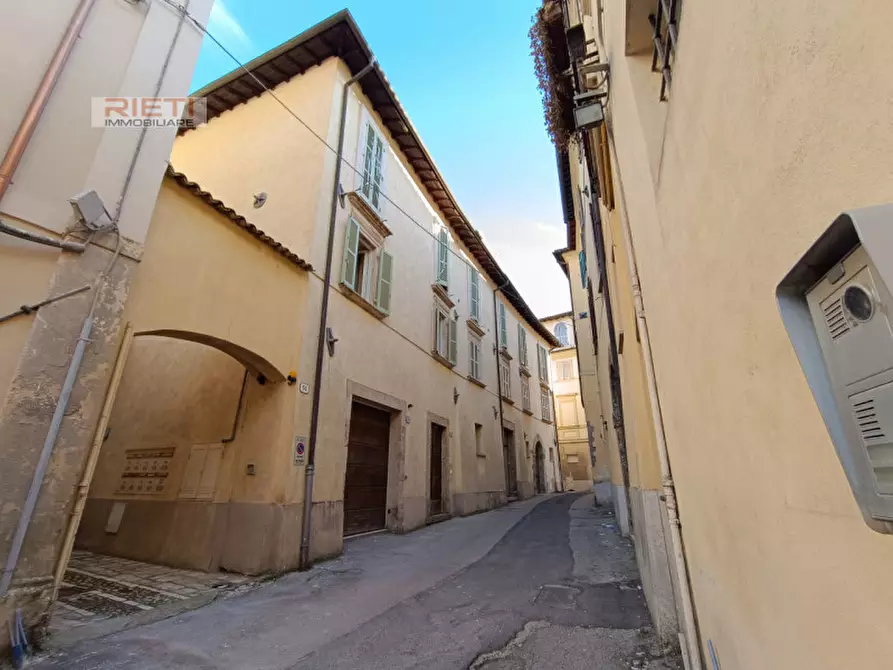 Immagine 1 di Appartamento in vendita  in Via Centurioni a Rieti