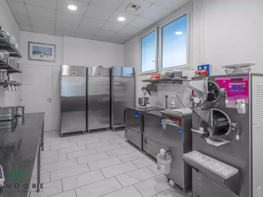 Immagine 43 di Attività commerciale in vendita  in Via Edgardo Fogli comacchio a Comacchio