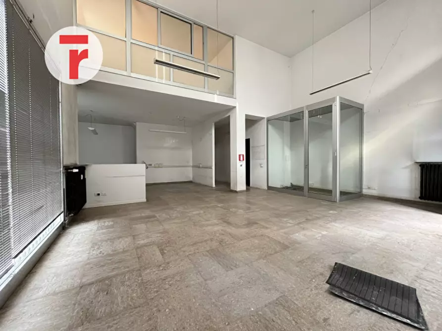 Immagine 3 di Negozio in vendita  in Via Giovanni Sebastiano Bach a Padova