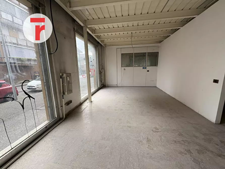 Immagine 1 di Negozio in vendita  in Via Giovanni Sebastiano Bach a Padova