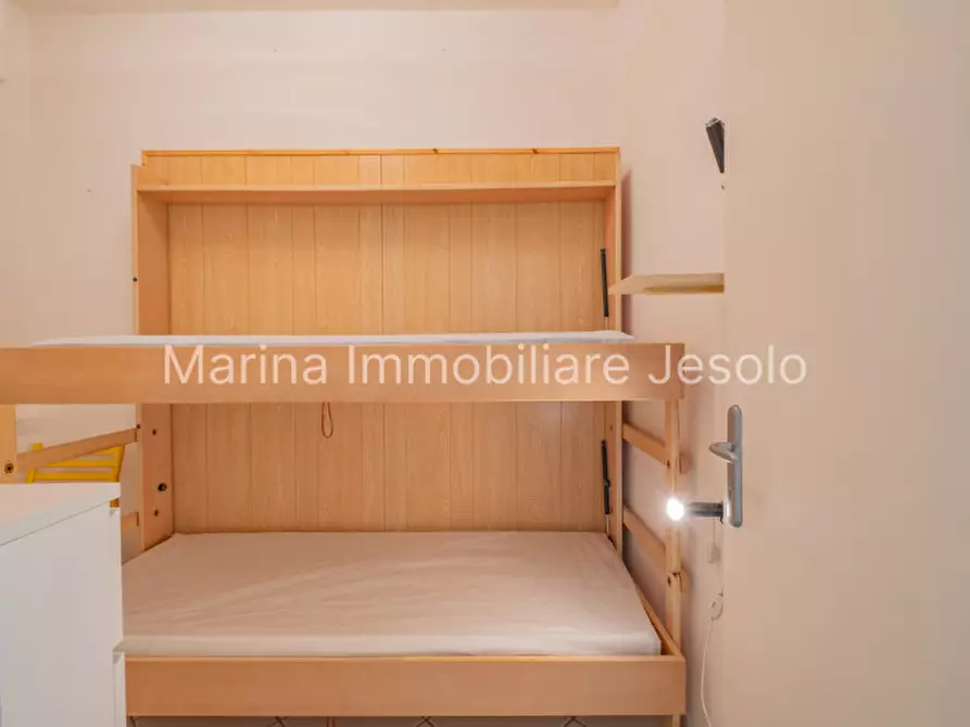 Immagine 11 di Appartamento in vendita  in Via Padova a Jesolo