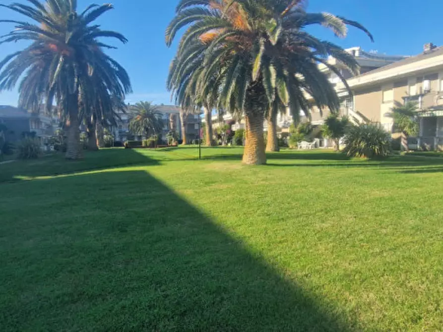 Immagine 11 di Appartamento in vendita  in Via Leonardo da Vinci a Silvi