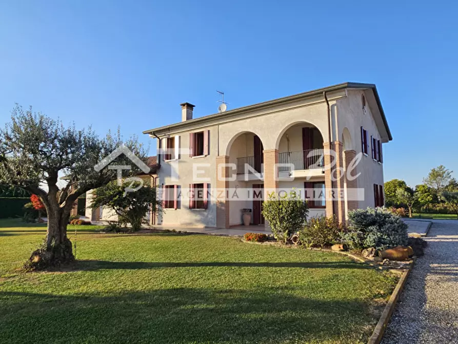 Immagine 2 di Villa in vendita  a Campodarsego