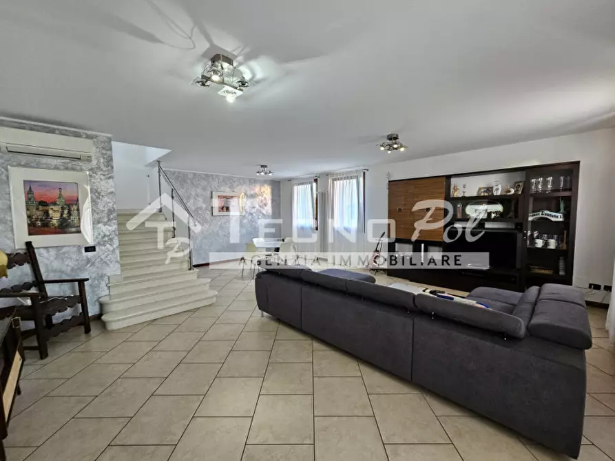 Immagine 5 di Villa in vendita  a Campodarsego