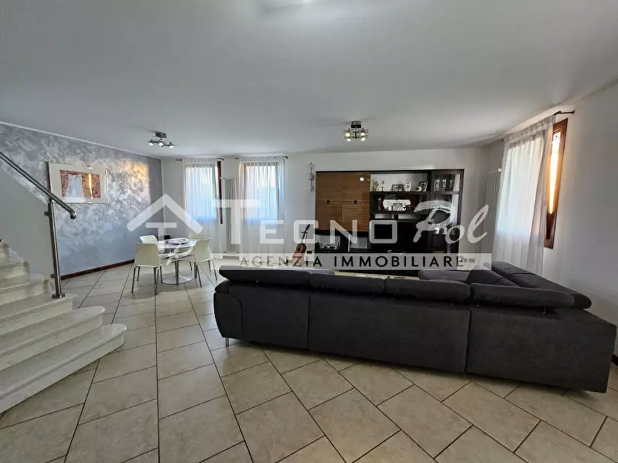 Immagine 7 di Villa in vendita  a Campodarsego