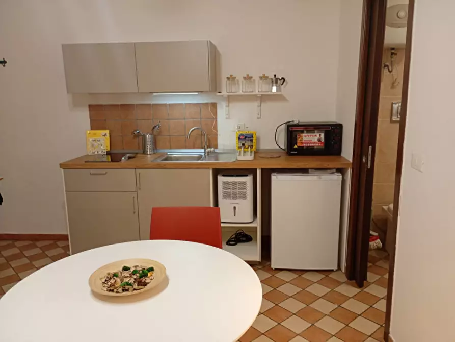 Immagine 2 di Appartamento in affitto  in vico san marcellino 3 a Napoli