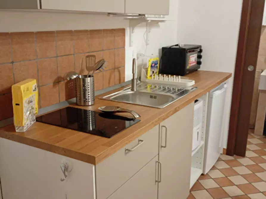 Immagine 5 di Appartamento in affitto  in vico san marcellino 3 a Napoli