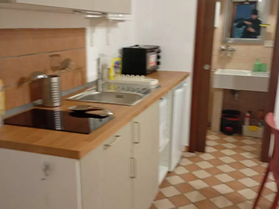 Immagine 11 di Appartamento in affitto  in vico san marcellino 3 a Napoli