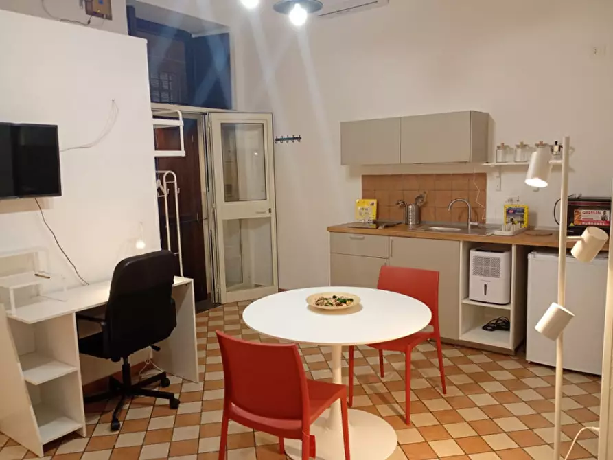 Immagine 15 di Appartamento in affitto  in vico san marcellino 3 a Napoli