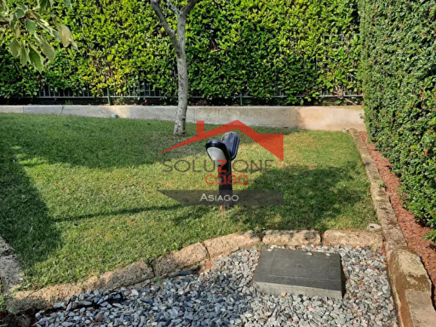 Immagine 6 di Casa bifamiliare in vendita  a Montecchio Maggiore