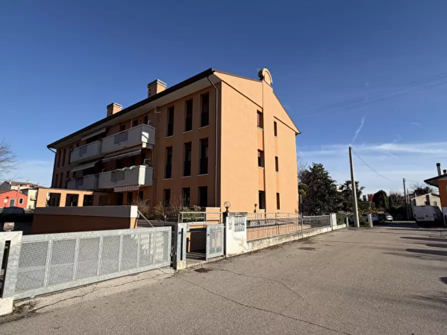 Immagine 17 di Appartamento in vendita  in Campodarsego Via Prima Bassa a Campodarsego