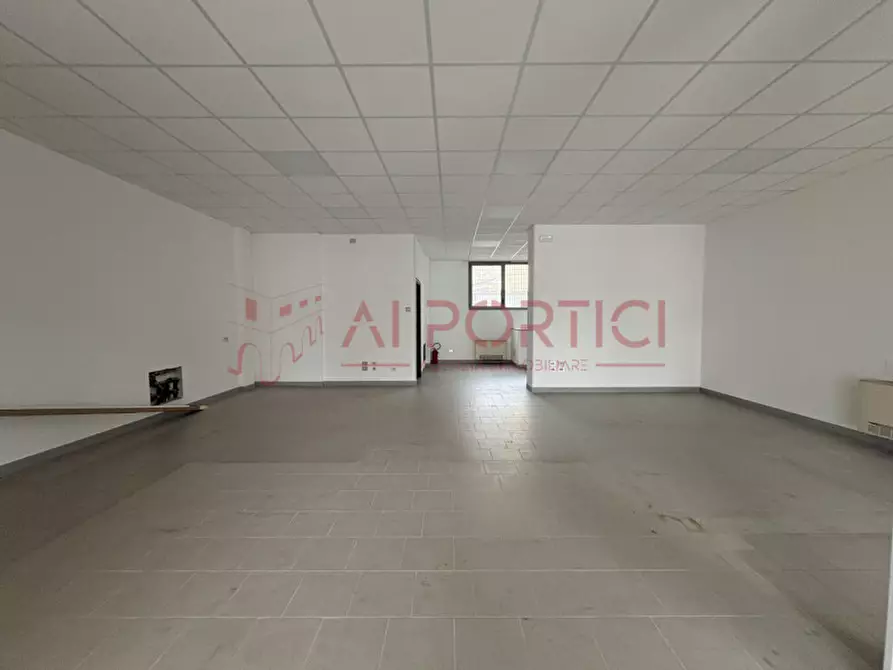 Immagine 3 di Negozio in affitto  in Via Padana a Sant'angelo Di Piove Di Sacco