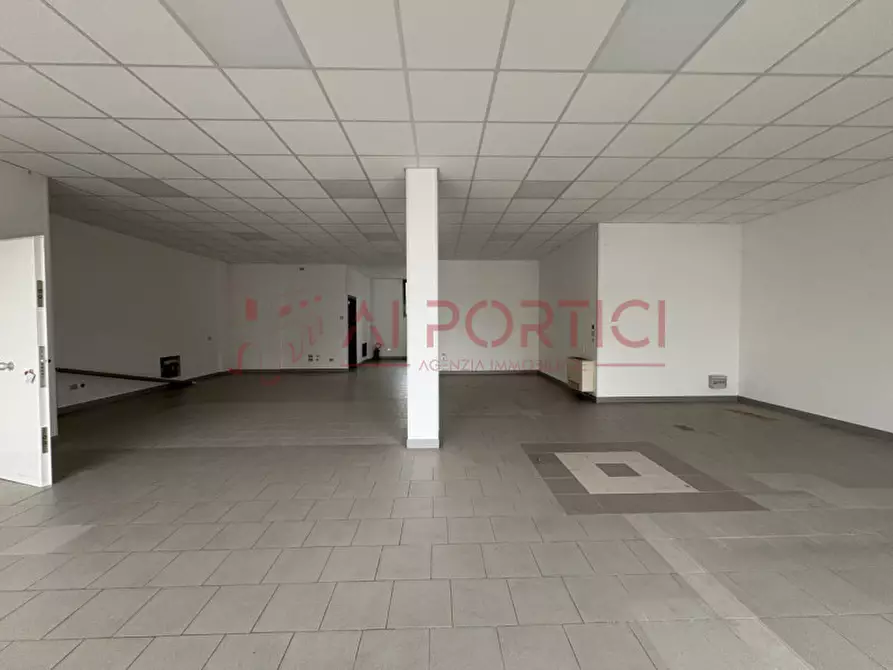 Immagine 4 di Negozio in affitto  in Via Padana a Sant'angelo Di Piove Di Sacco
