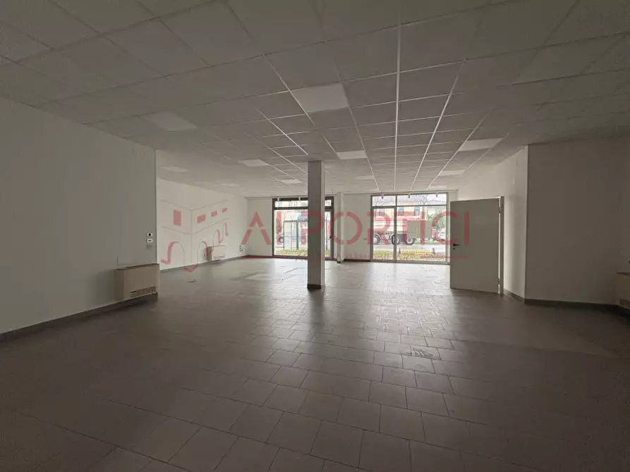 Immagine 6 di Negozio in affitto  in Via Padana a Sant'angelo Di Piove Di Sacco