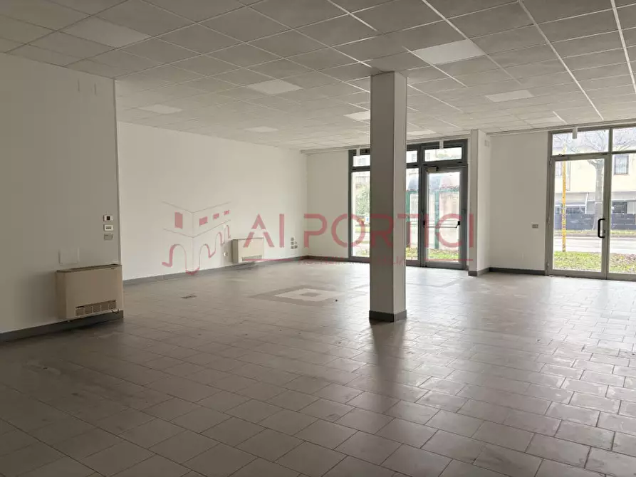 Immagine 9 di Negozio in affitto  in Via Padana a Sant'angelo Di Piove Di Sacco