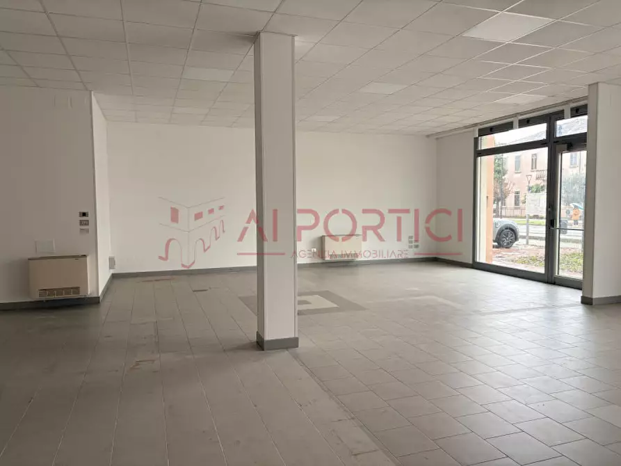 Immagine 10 di Negozio in affitto  in Via Padana a Sant'angelo Di Piove Di Sacco