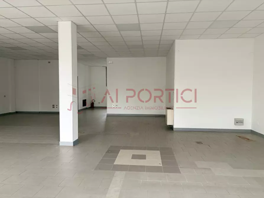 Immagine 12 di Negozio in affitto  in Via Padana a Sant'angelo Di Piove Di Sacco