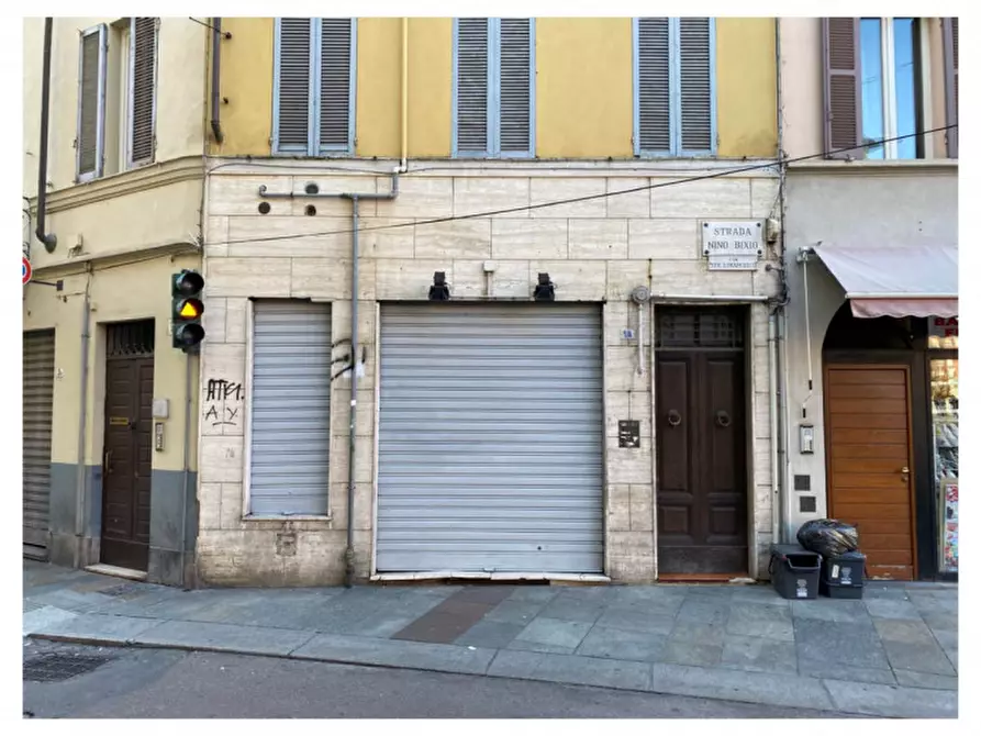Immagine 4 di Negozio in vendita  in Str. Nino Bixio, 1 a Parma