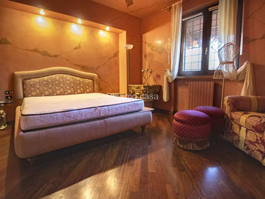 Immagine 7 di Villa in vendita  a Prato