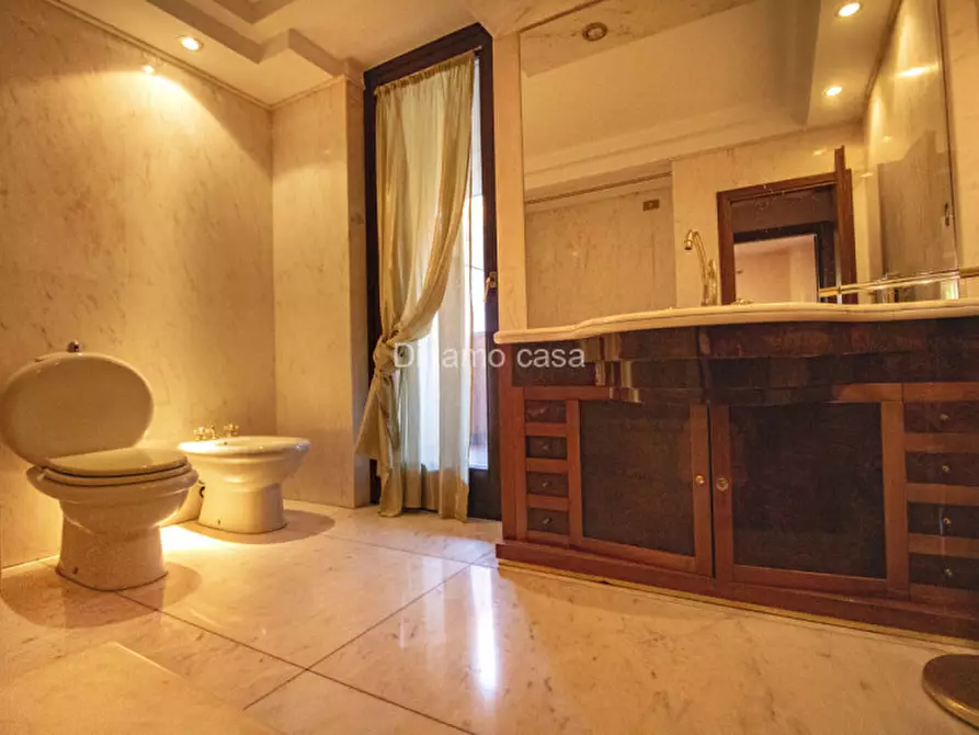 Immagine 19 di Villa in vendita  a Prato