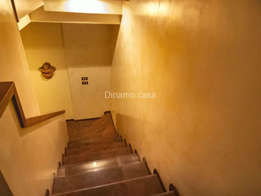 Immagine 21 di Villa in vendita  a Prato