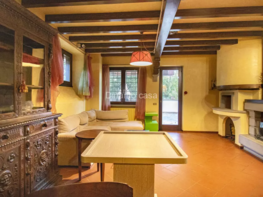 Immagine 25 di Villa in vendita  a Prato