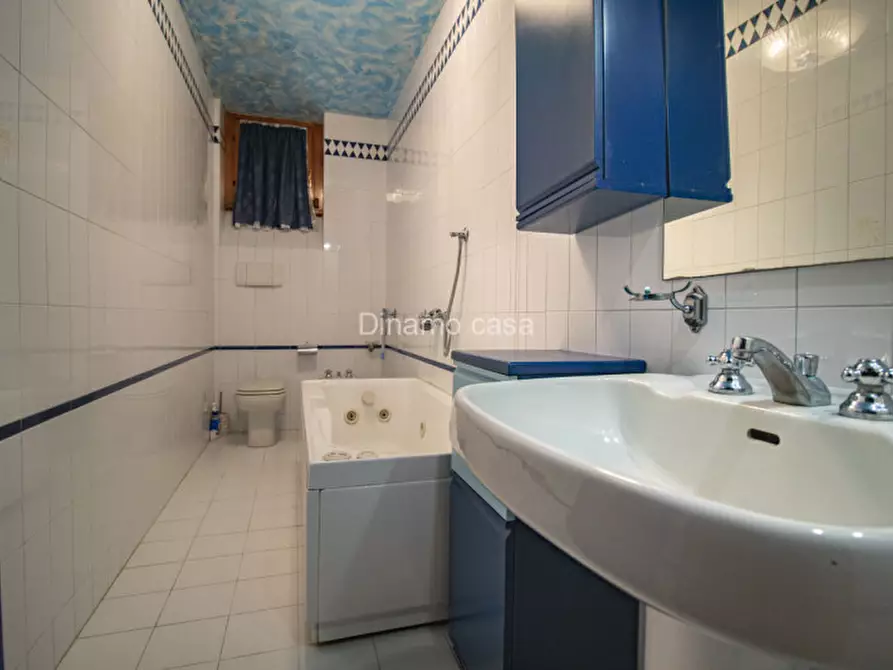 Immagine 29 di Villa in vendita  a Prato