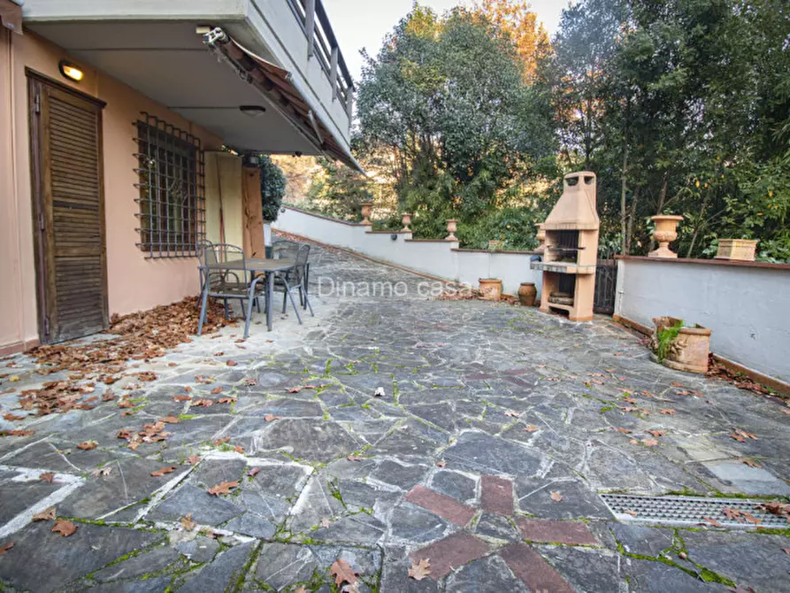 Immagine 34 di Villa in vendita  a Prato