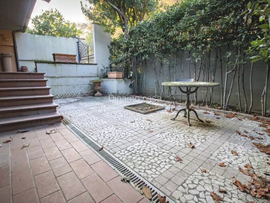 Immagine 36 di Villa in vendita  a Prato