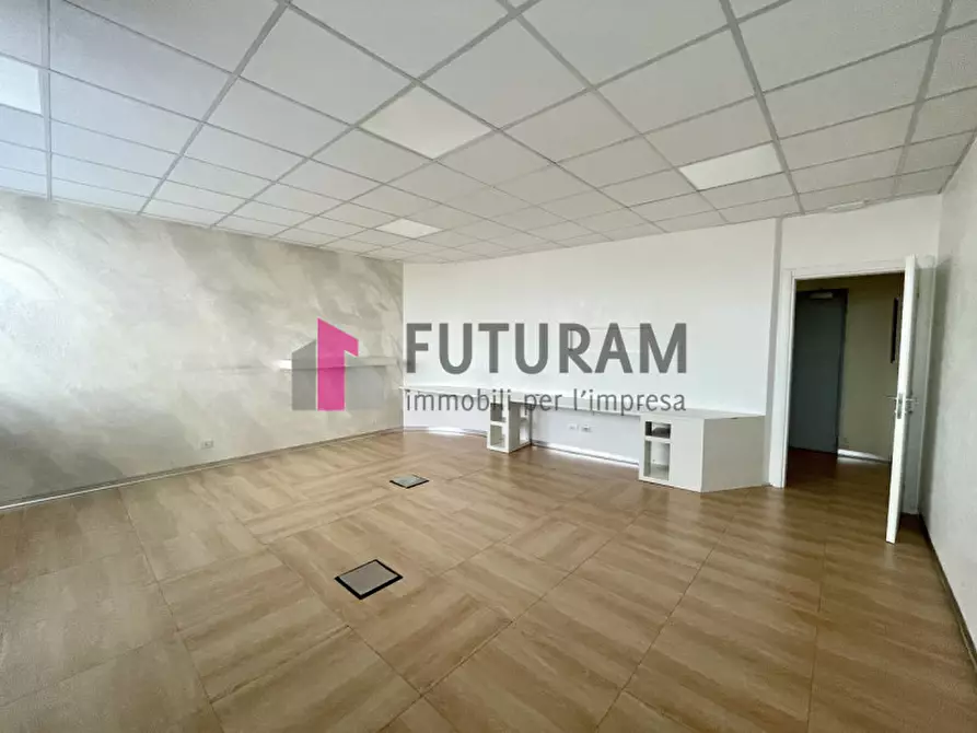 Immagine 10 di Ufficio in vendita  in via longhin 1 a Padova