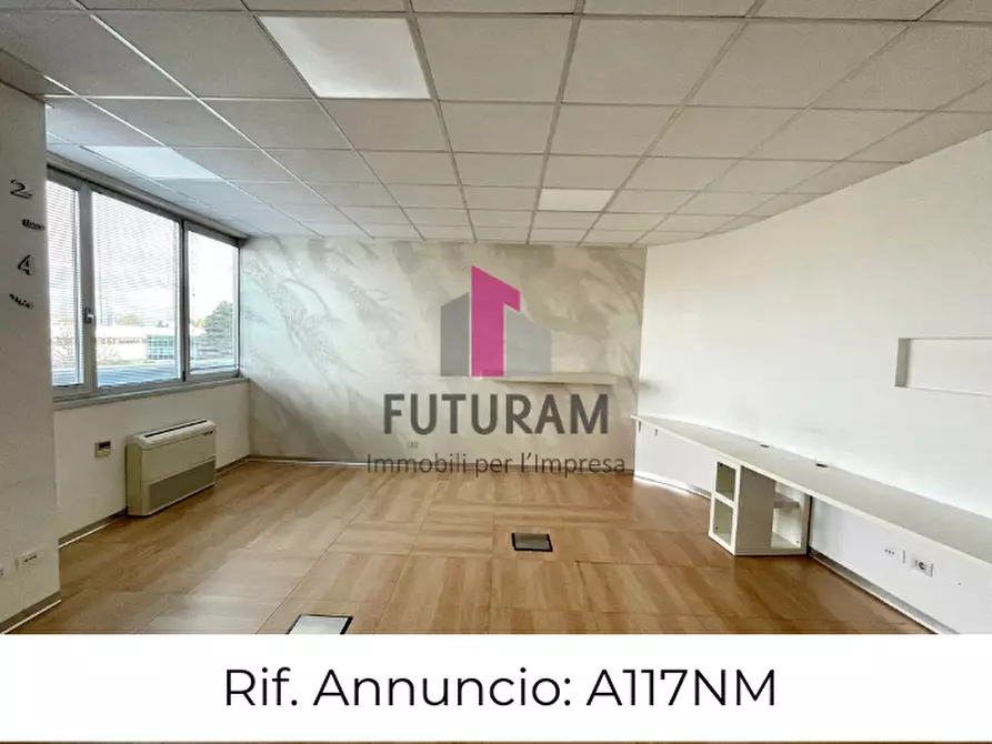 Immagine 1 di Ufficio in affitto  in via longhin 1 a Padova