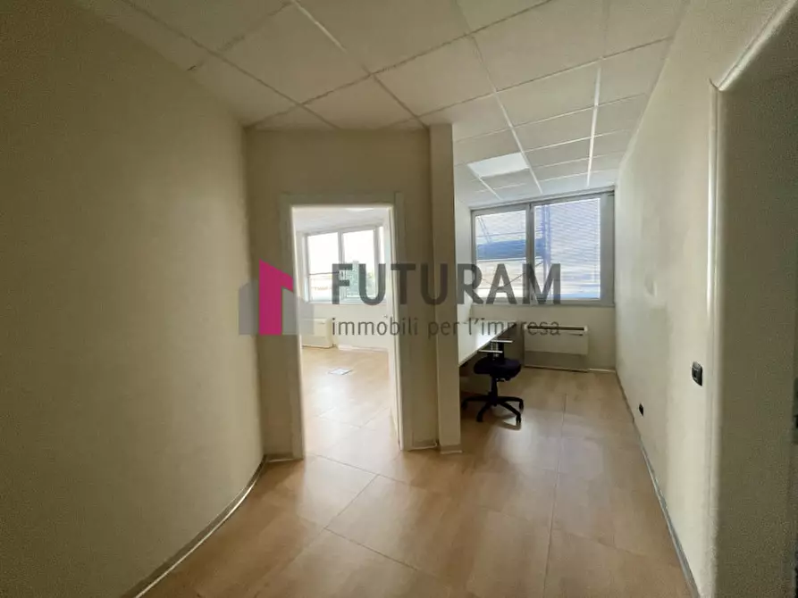 Immagine 7 di Ufficio in affitto  in via longhin 1 a Padova