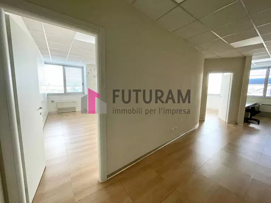 Immagine 13 di Ufficio in affitto  in via longhin 1 a Padova
