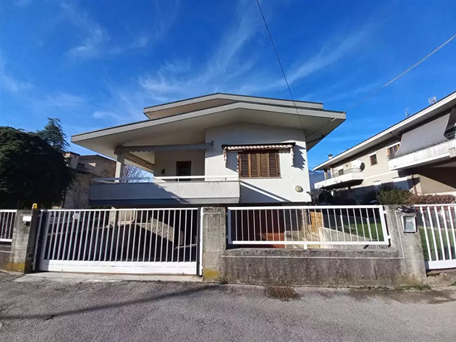 Immagine 1 di Casa indipendente in vendita  in VIA PARINI a Schio