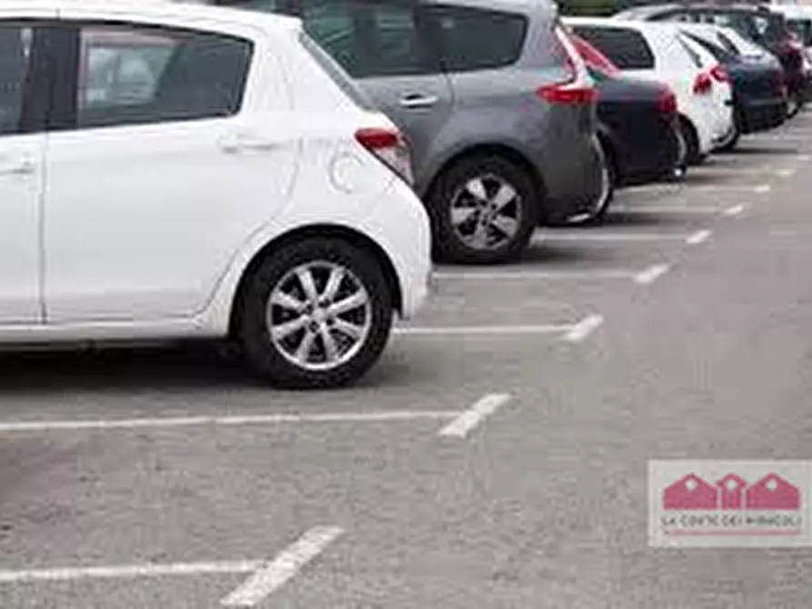 Immagine 9 di Posto auto in affitto  in Via Zamenhof a Vicenza