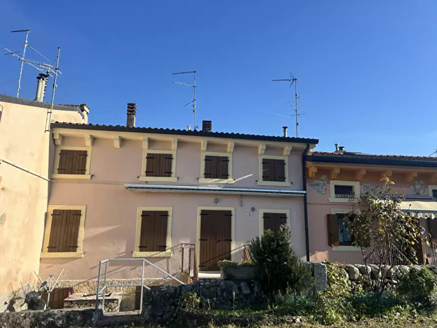 Immagine 16 di Villetta a schiera in vendita  in via segorte a Verona