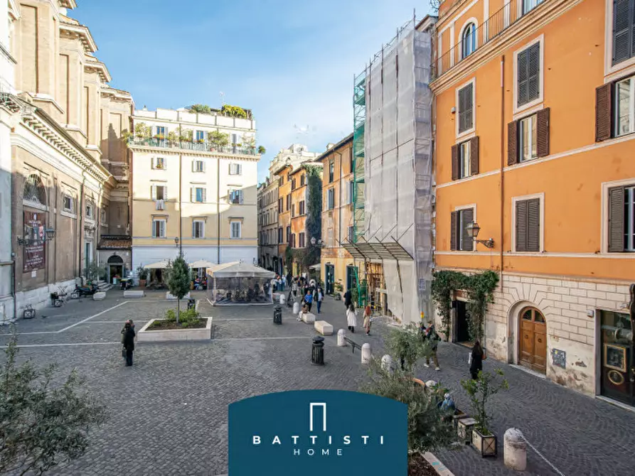 Immagine 4 di Appartamento in vendita  in Via dei Coronari a Roma