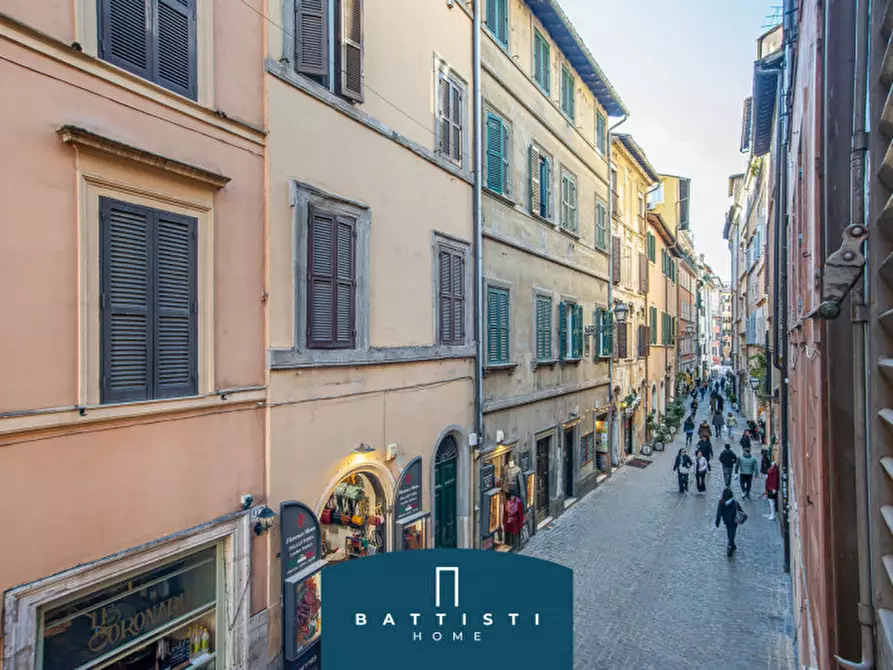 Immagine 19 di Appartamento in vendita  in Via dei Coronari a Roma
