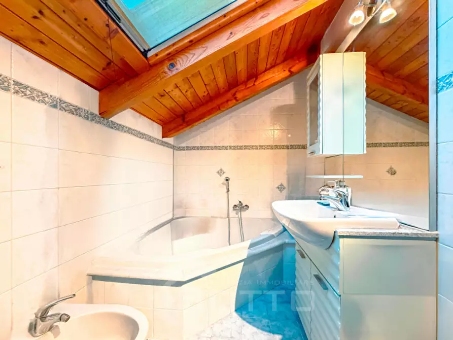 Immagine 22 di Villa in vendita  in Via per Doccio, 10 a Varallo