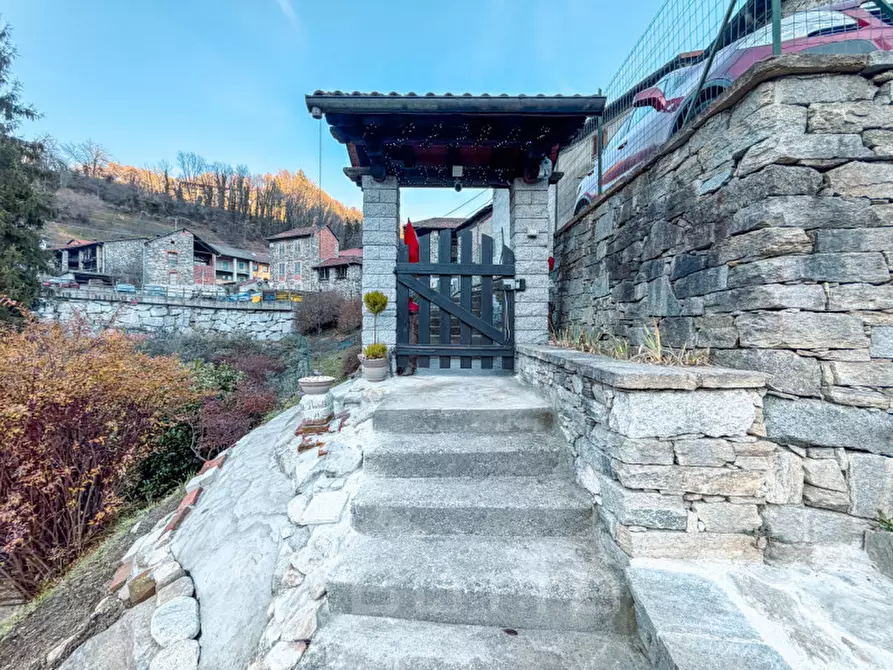 Immagine 35 di Villa in vendita  in Via per Doccio, 10 a Varallo