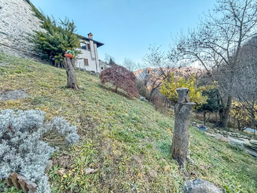 Immagine 38 di Villa in vendita  in Via per Doccio, 10 a Varallo
