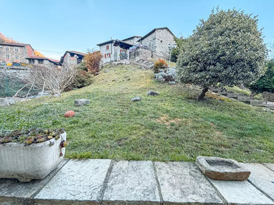 Immagine 42 di Villa in vendita  in Via per Doccio, 10 a Varallo