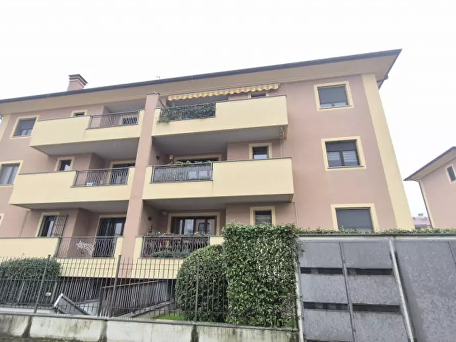 Immagine 2 di Appartamento in vendita  in Via Silvio Pellico 10 a Sedriano