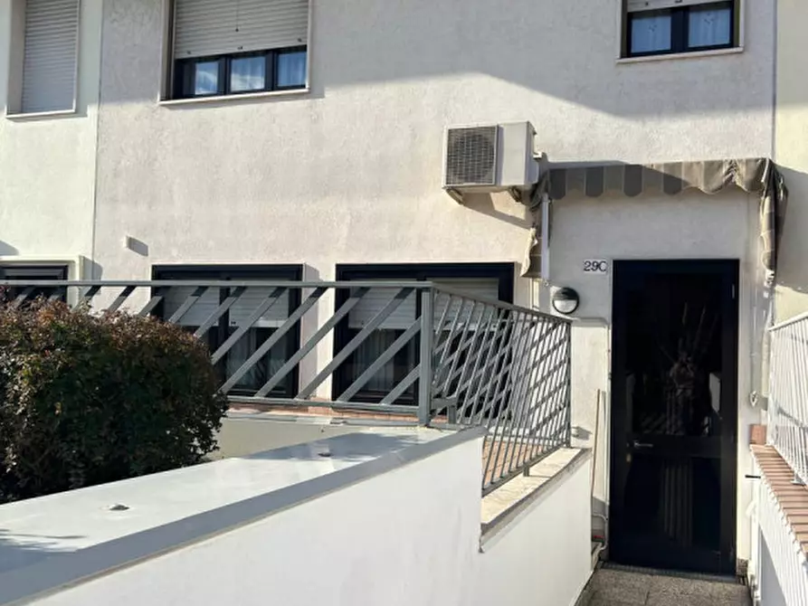 Immagine 22 di Villetta a schiera in vendita  a Lendinara