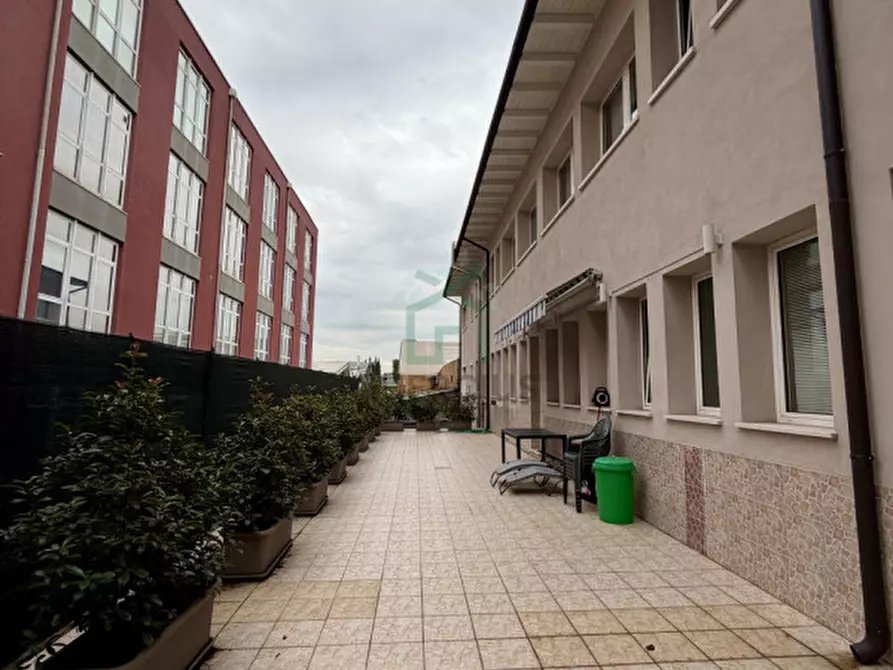 Immagine 7 di Ufficio in vendita  in VIALE DEL LAVORO a Verona