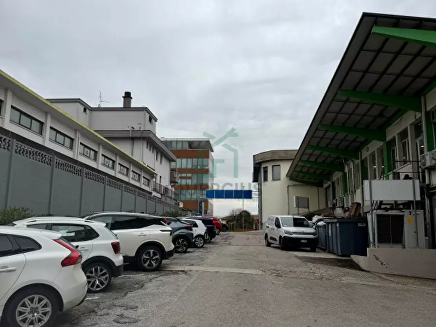 Immagine 21 di Ufficio in vendita  in VIALE DEL LAVORO a Verona
