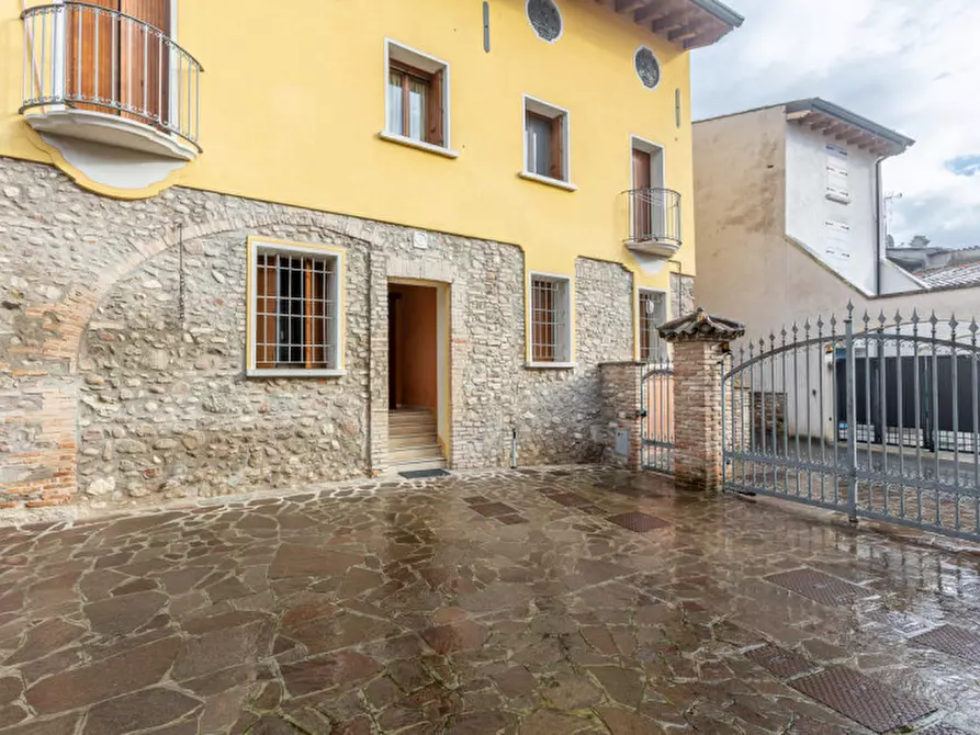 Immagine 3 di Appartamento in vendita  in Via della Battaglia 104 a Cavriana