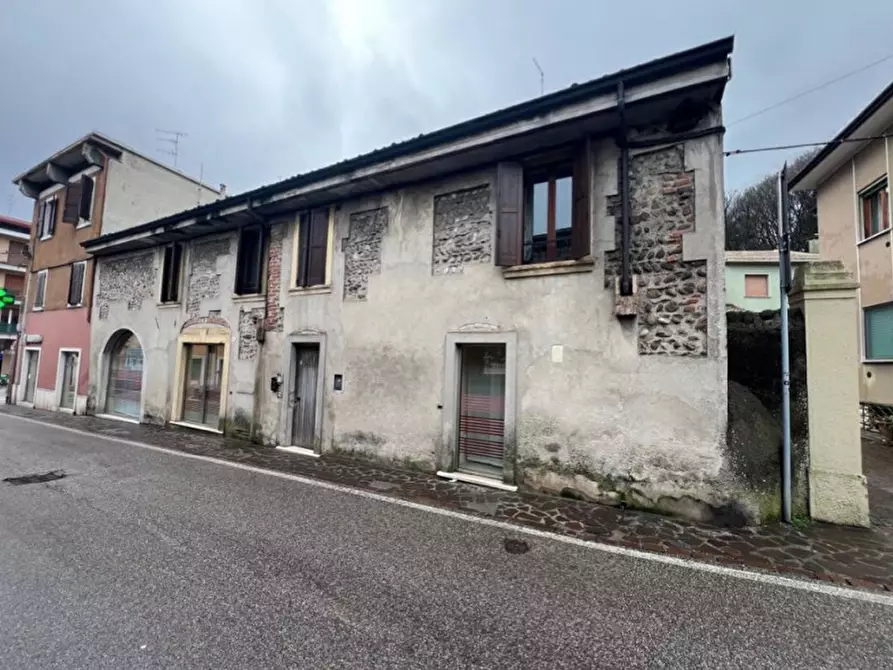 Immagine 1 di Appartamento in vendita  in VIA SAN ROCCO 43 a Valeggio Sul Mincio