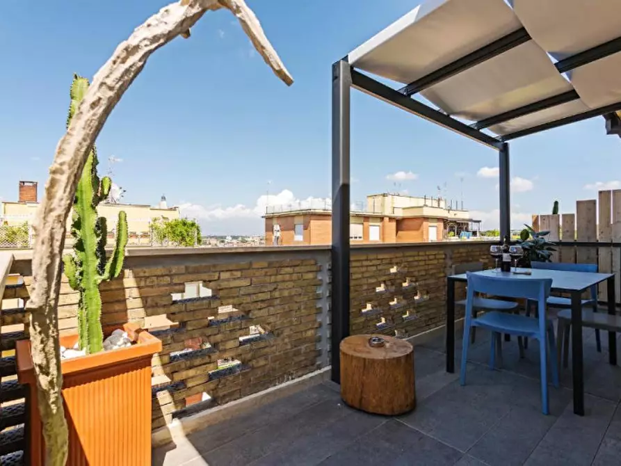 Immagine 13 di Attico in affitto  in Via San Lucio a Roma