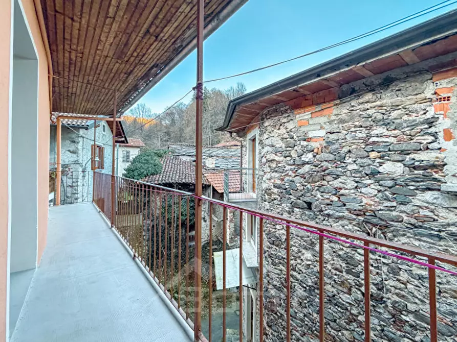 Immagine 3 di Casa indipendente in vendita  in Località Roncaglio, 5 a Varallo